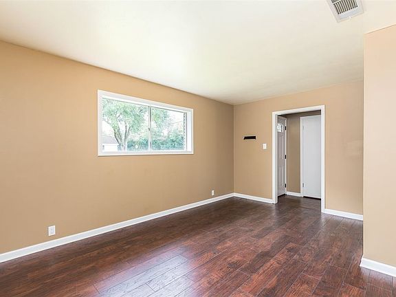 2nd image of 215 Bradford Dr
