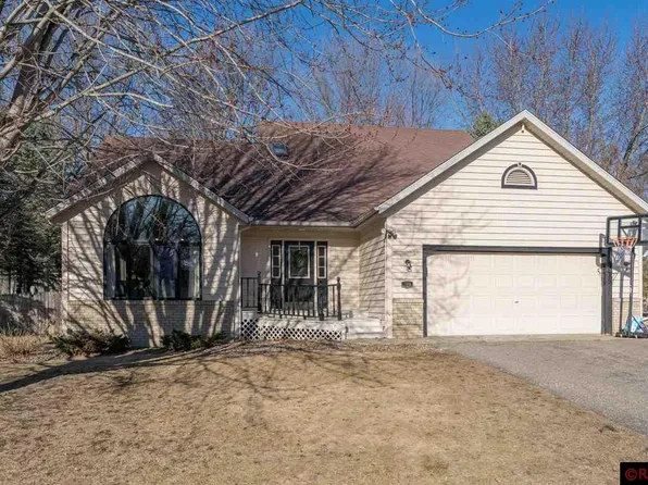 309 Chancery Ln, Mankato, MN 56001