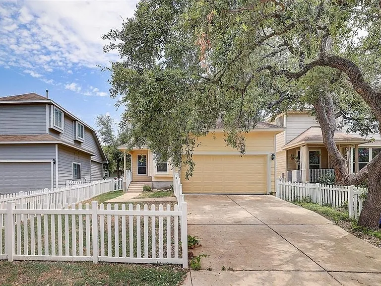 1115 Rawhide Trl — Photo 82