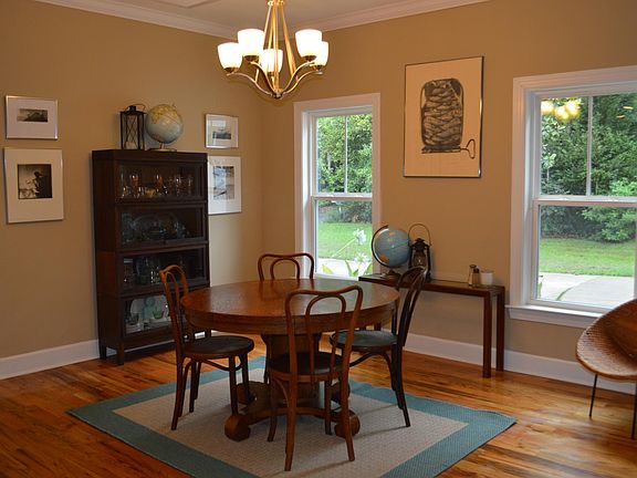 2nd image of 1815 Linden Ln