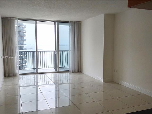 3rd image of 1750 N Bayshore Dr APT 5103