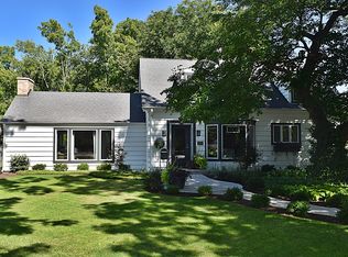 1315 W State St, Geneva, IL 60134