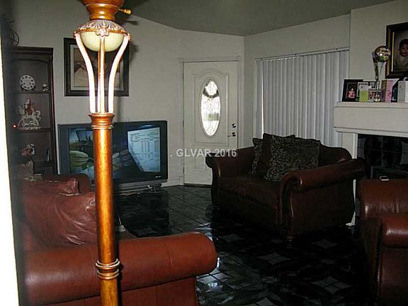 3rd image of 1533 Cane Hill Dr