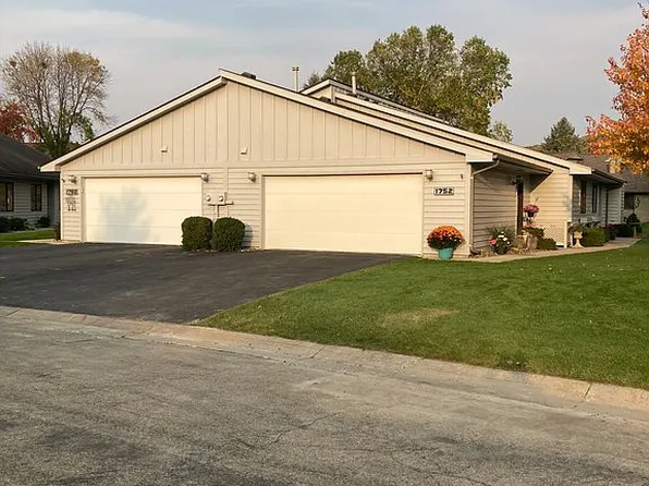 1752 Lakeview Dr SW, Rochester, MN 55902