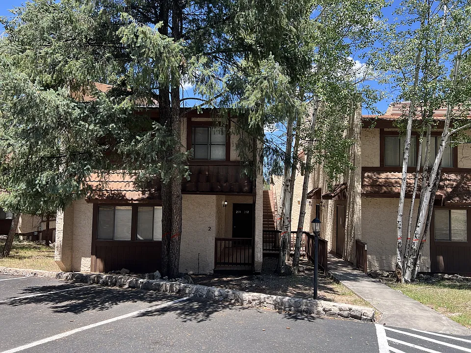 504 Excalibur Rd #201