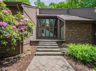 140 Woodbine Ln, Mars, PA 16046