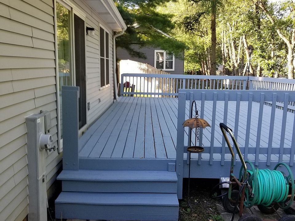 2nd image of 740 Lilac Dr