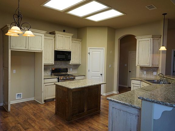5th image of 5670 Nicole Ln