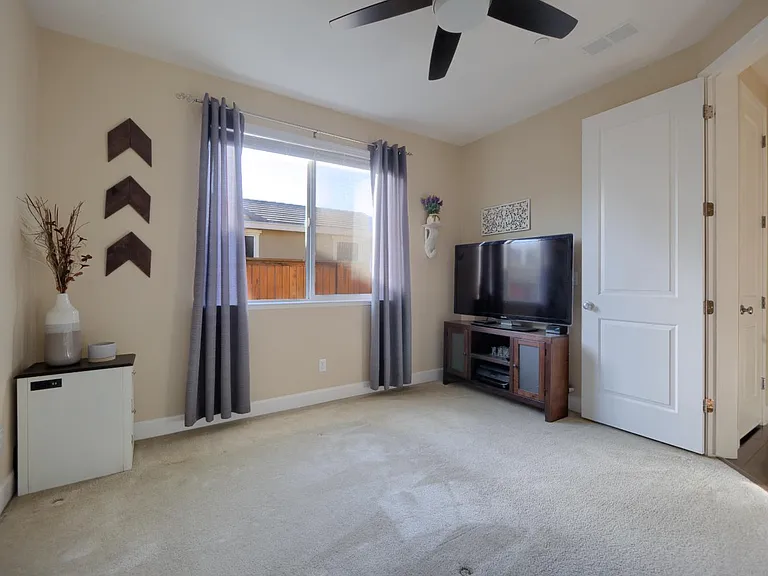 2708 Sweeney Dr — Photo 20