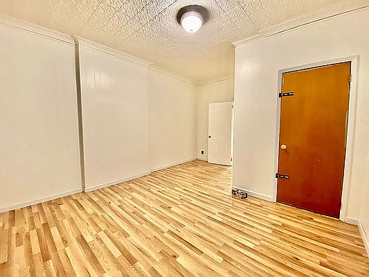 2nd image of 286 6th St #3L