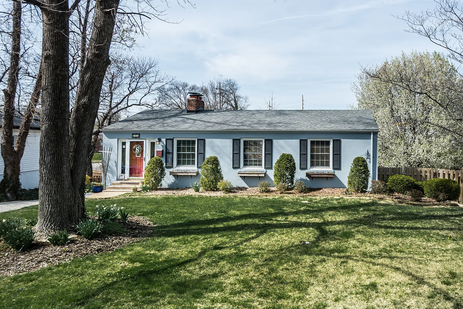 617 Lewiston Dr photo 1