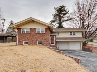4902 Voltaire Dr, Godfrey, IL