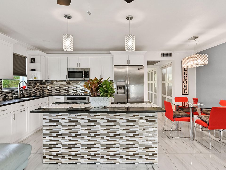 1st image of 151 Sussex #H