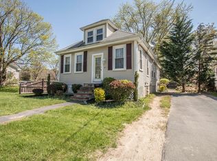 11 Noyer St, Acushnet, MA 02743