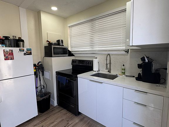 4th image of 664 Colson Dr #1