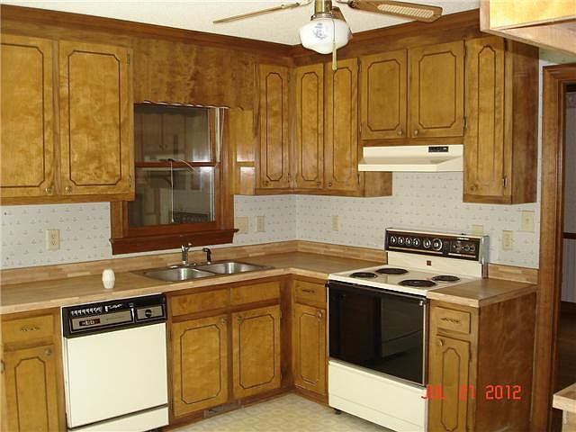 2nd image of 15705 Wickershire Ct