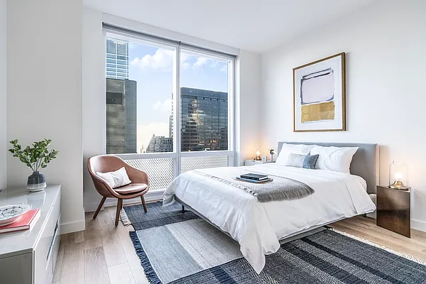 Rented by Greystar | media 7