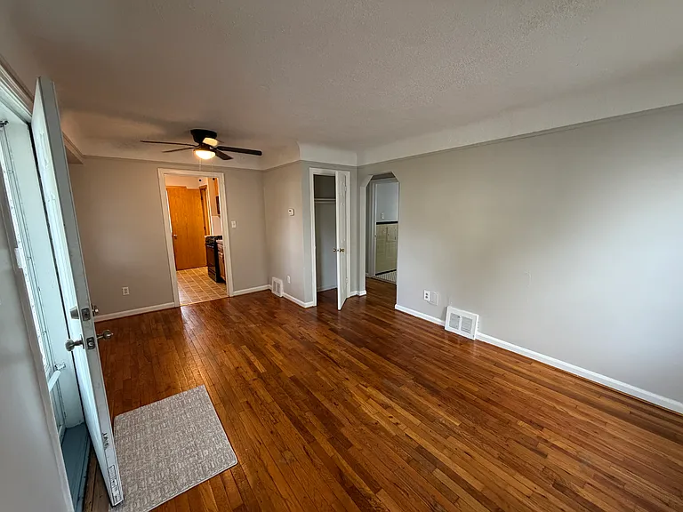 21802 Cushing Ave — Photo 10