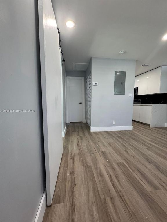 2865 NE 13th Ave, photo 7