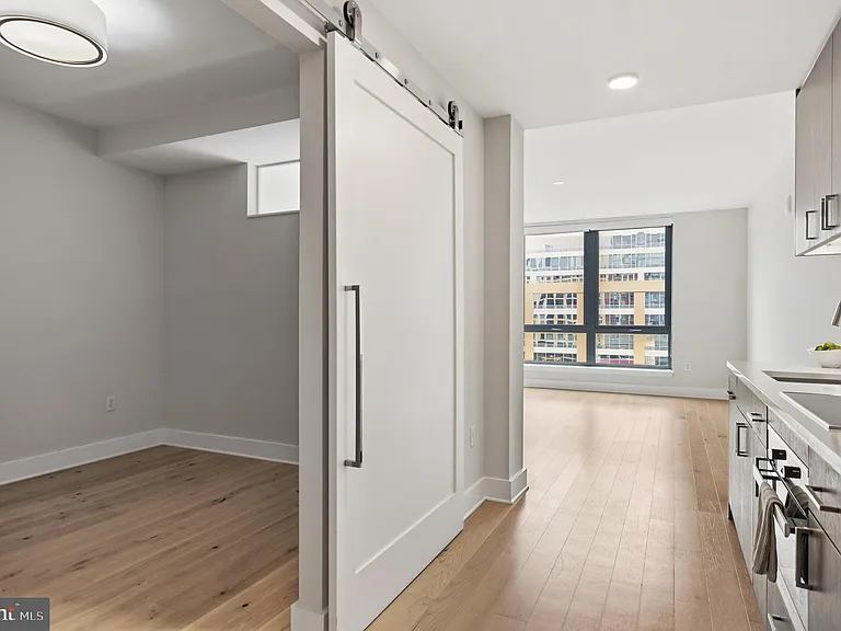 1211 Van St SE #609 — Photo 22