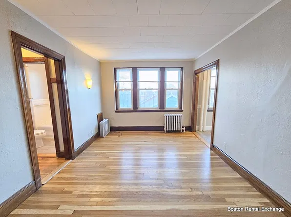 49 Dover St #35, Somerville, MA 02144
