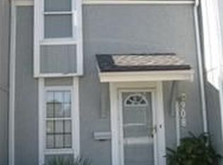 908 SE Hampton Ct, Lees Summit, MO 64063