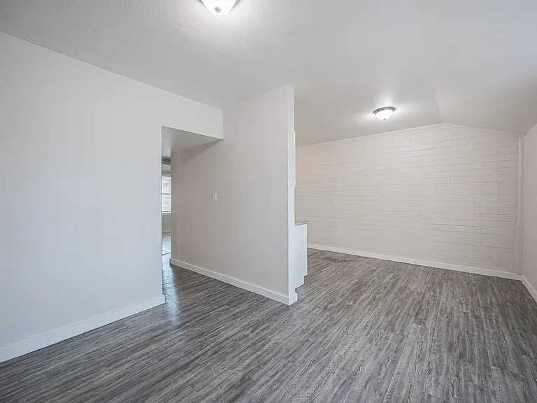 864 E Chandler Blvd, Chandler Az — Photo 5