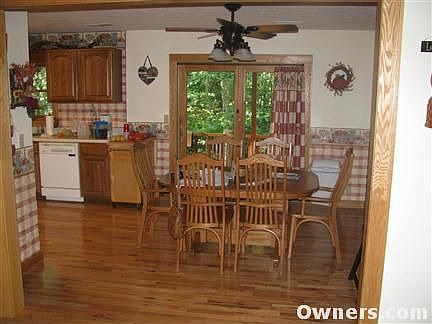 Kitchen / Dining Area