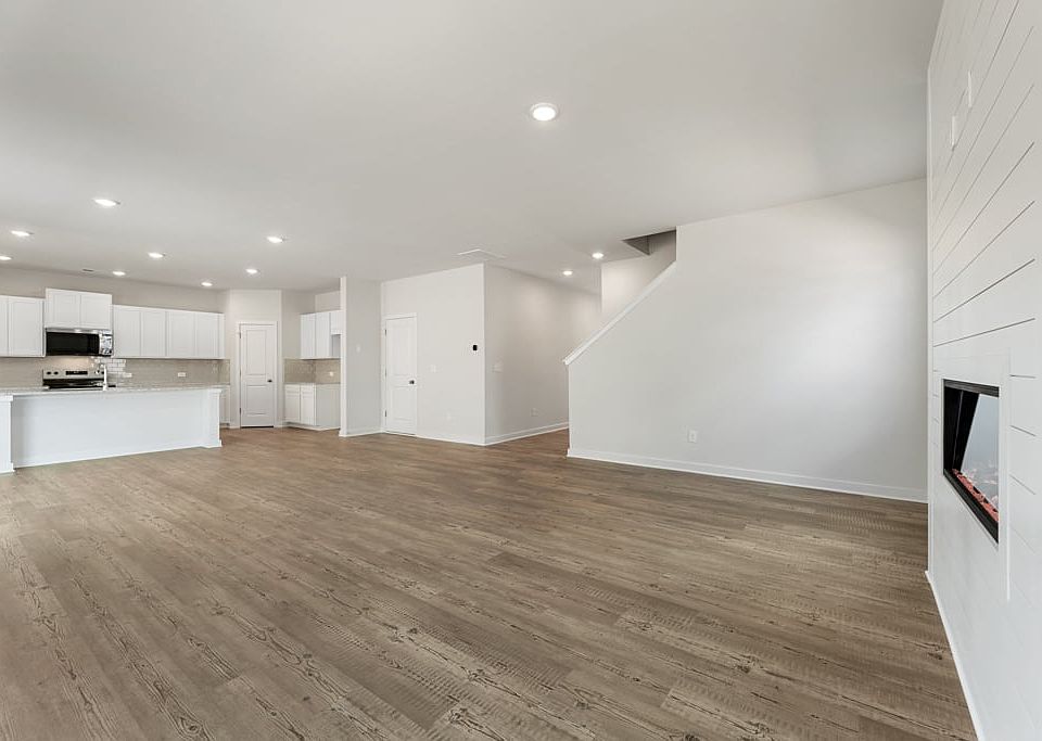 2nd image of 5215 Mulberry Creek Way