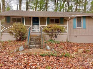 495 Armstrong Ave, Hendersonville, NC 28739