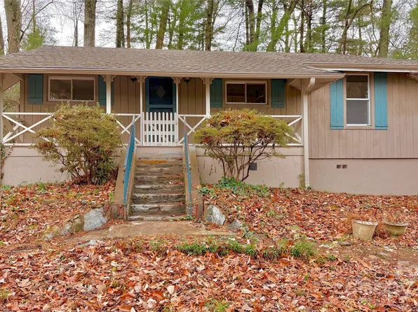 495 Armstrong Ave, Hendersonville, NC 28739