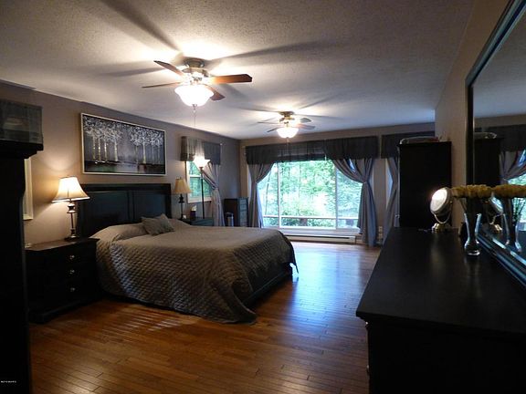 5th image of 27030 Pine Lake St