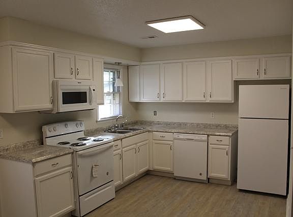 2nd image of 450 Milton Dr