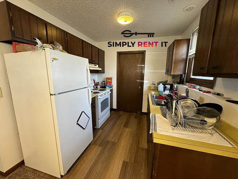 209 E 6th St #104 — Photo 7