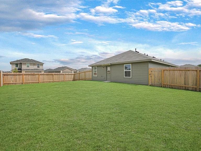 18317 Reimann Ln — Photo 27