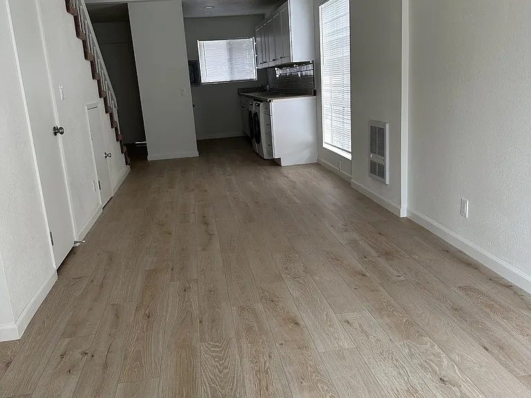 201 S Ventura Rd #6 — Photo 7