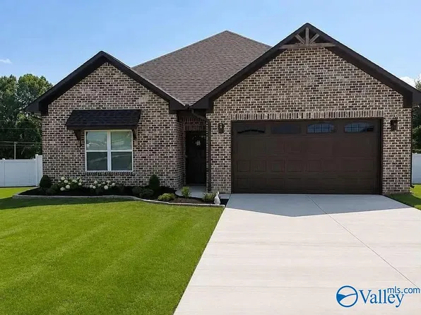 310 Krimson Cir, Albertville, AL 35951