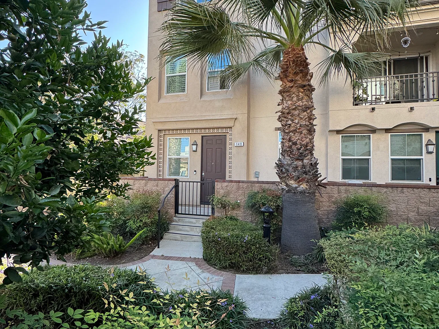 3 bed, 2.5 bath, 1497 sqft, $3,150 — Photo 4