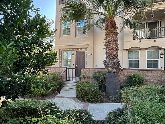 4th image of 148 Royal Way