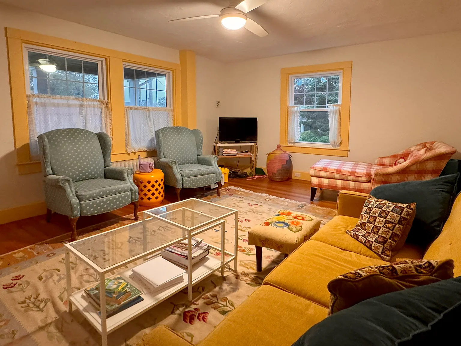 4 bed, 1456 sqft, $3,200 — Photo 2