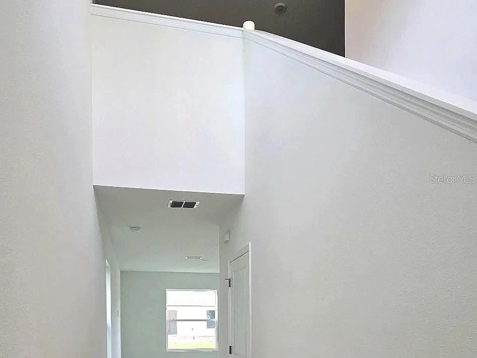 4 bed, 2.5 bath, 1874 sqft, $2,150 — Photo 2