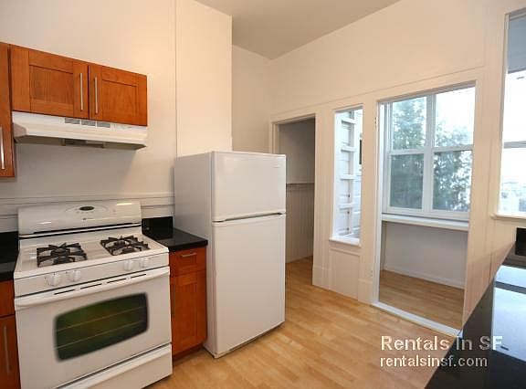 4th image of 1820 Union St APT 105
