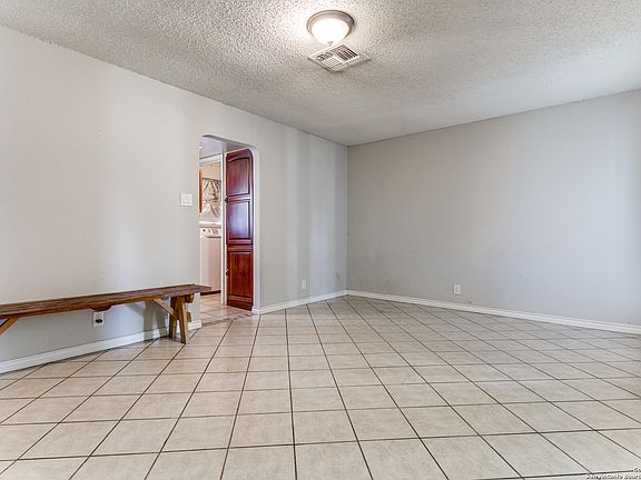 5th image of 4407 LAKEBEND WEST DR
