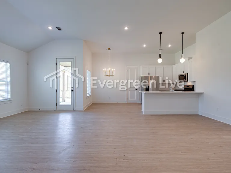 4269 McSwain Dr — Photo 4