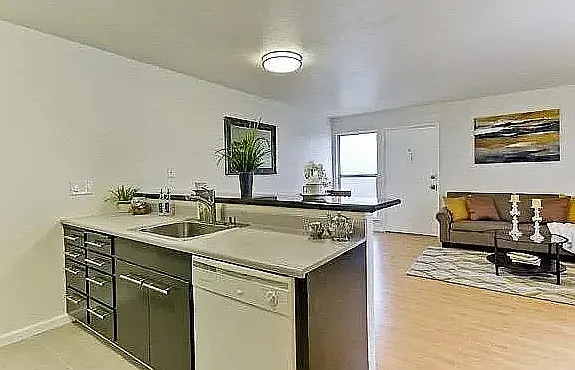 1541 Schuylkill Ave #A — Photo 5