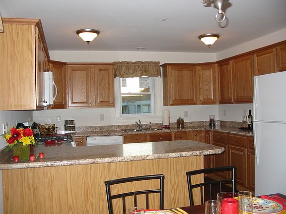 3rd image of 6 Park Ln