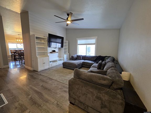 3rd image of 129 Magnolia Cir