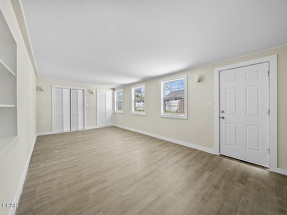5th image of 604 Sea Breeze Dr
