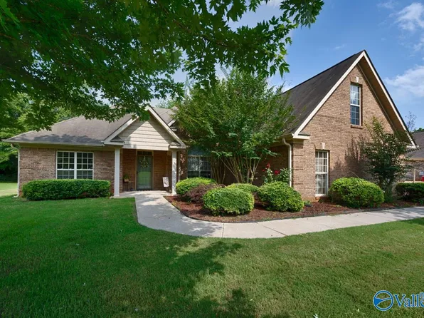 223 Poplar Glen Dr, Huntsville, AL 35811