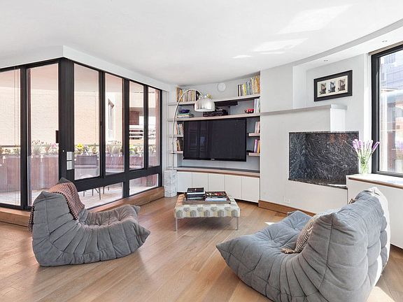 4th image of 295 Greenwich St APT 10B